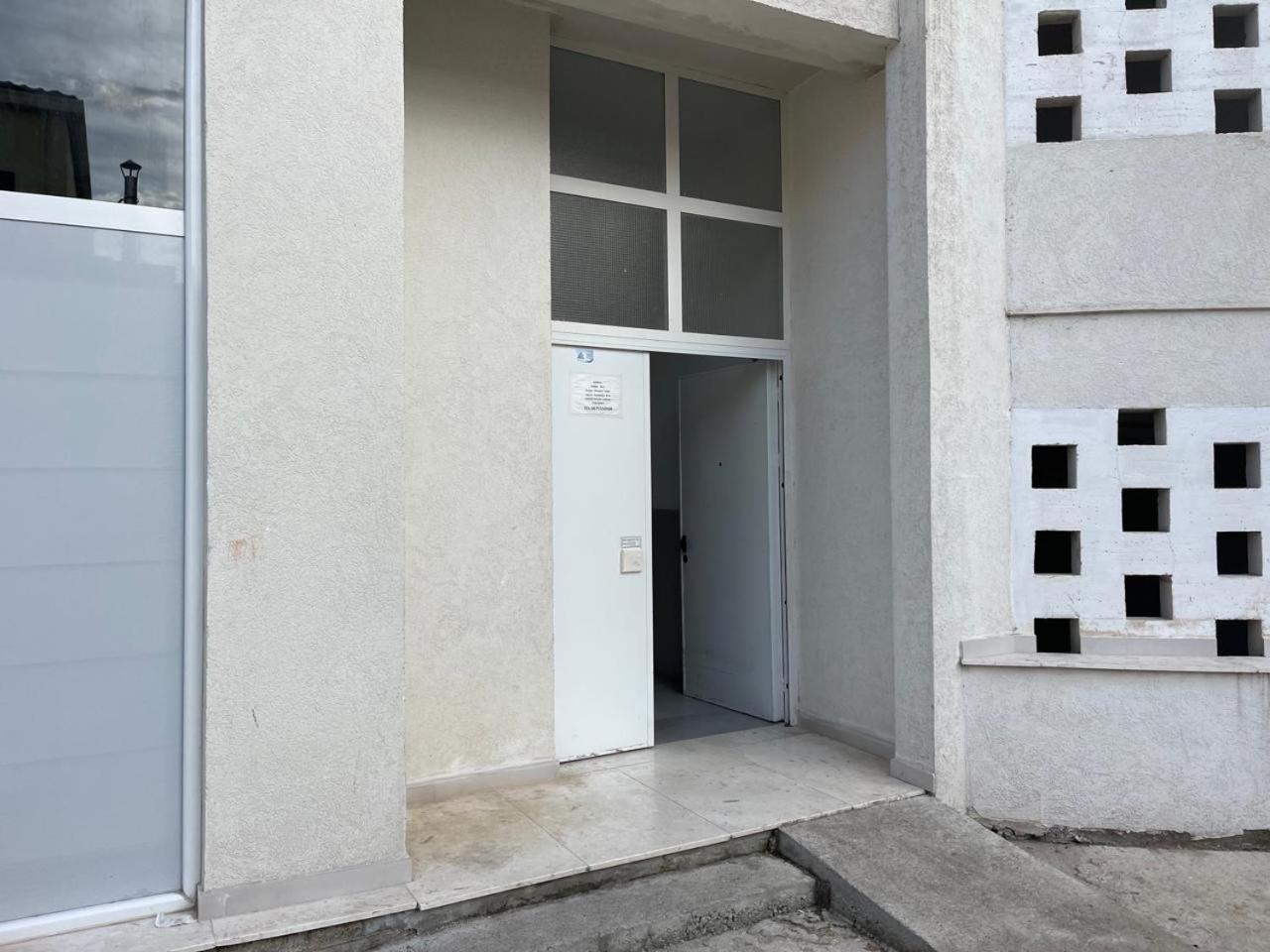 New Bazar - 2 Rooms Apartment Тирана Экстерьер фото