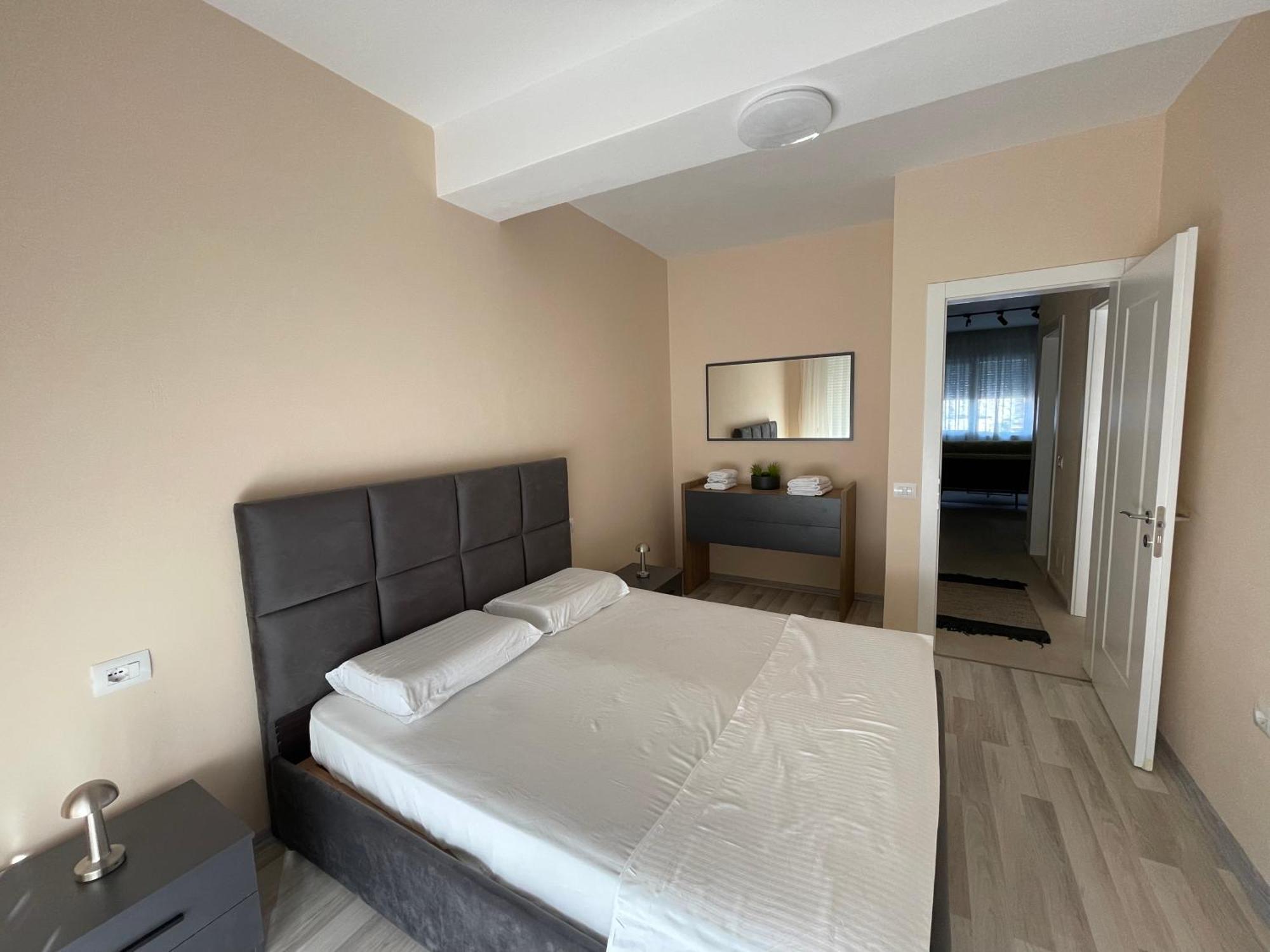 New Bazar - 2 Rooms Apartment Тирана Экстерьер фото